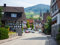 Sasbachwalden Straße (Bildnachweis: Mit freundlicher Genehmigung der Tourist-Info Sasbachwalden ©Steffen Egly) Sasbachwalden Straße (Bildnachweis: Mit freundlicher Genehmigung der Tourist-Info Sasbachwalden ©Steffen Egly)